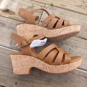 Bare traps‎ brand new